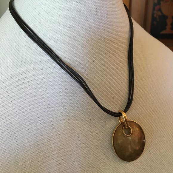 Lia Sophia Leather Necklace Cracked Beige Pendant - Picture 10 of 13